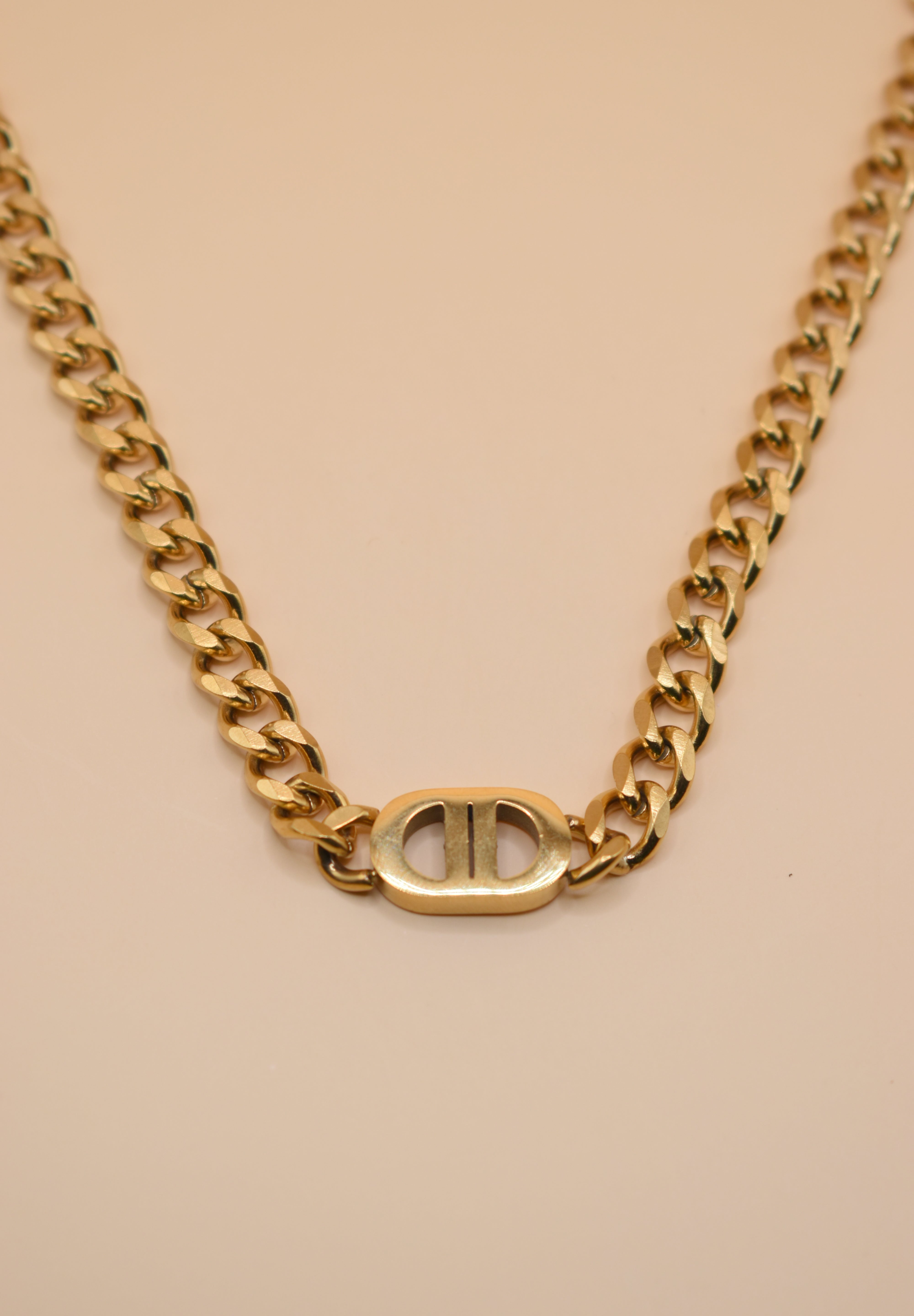 Hypoallergenic gold chain bracelet style necklace with curb links