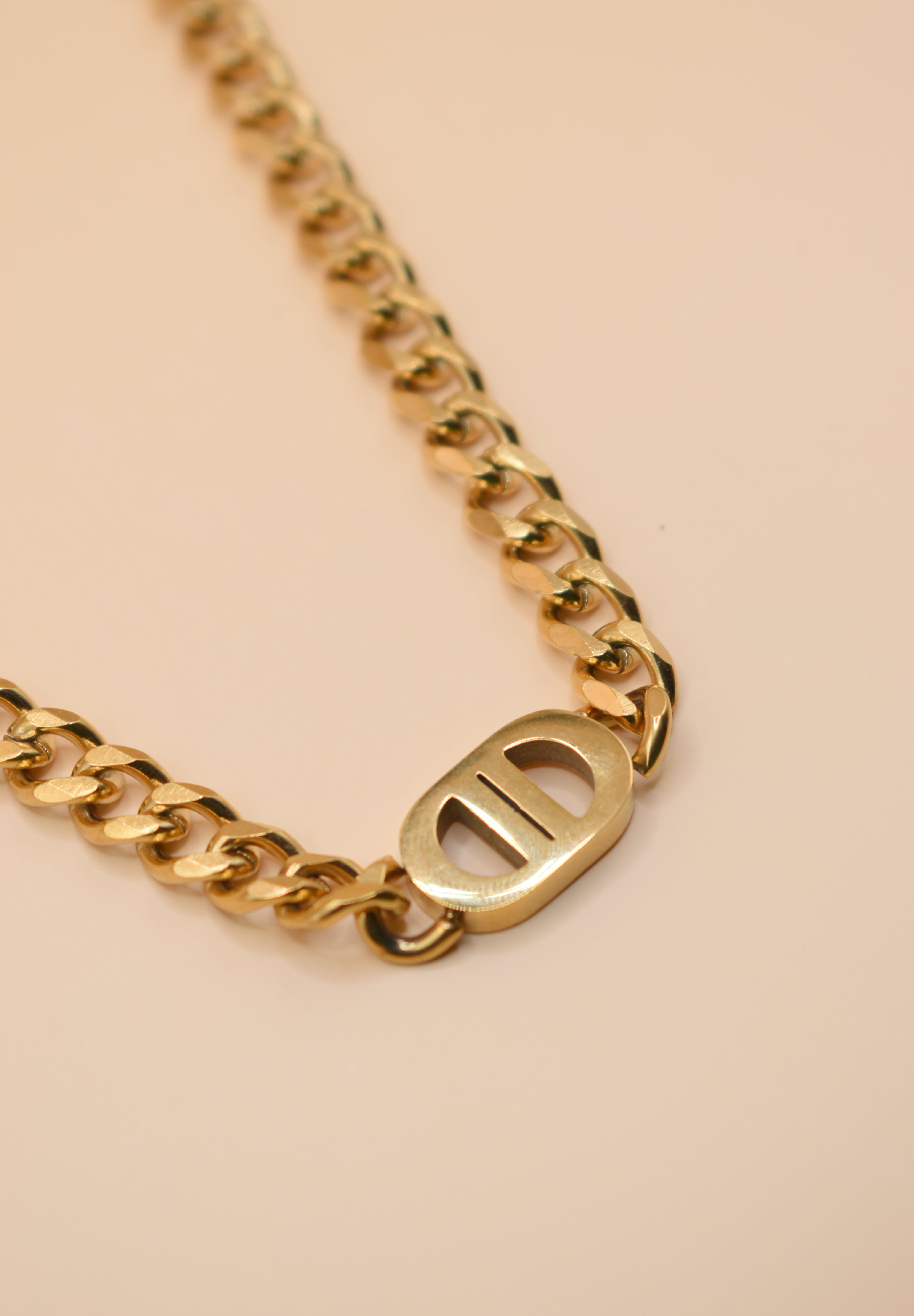 Hypoallergenic gold chain bracelet style necklace with curb links