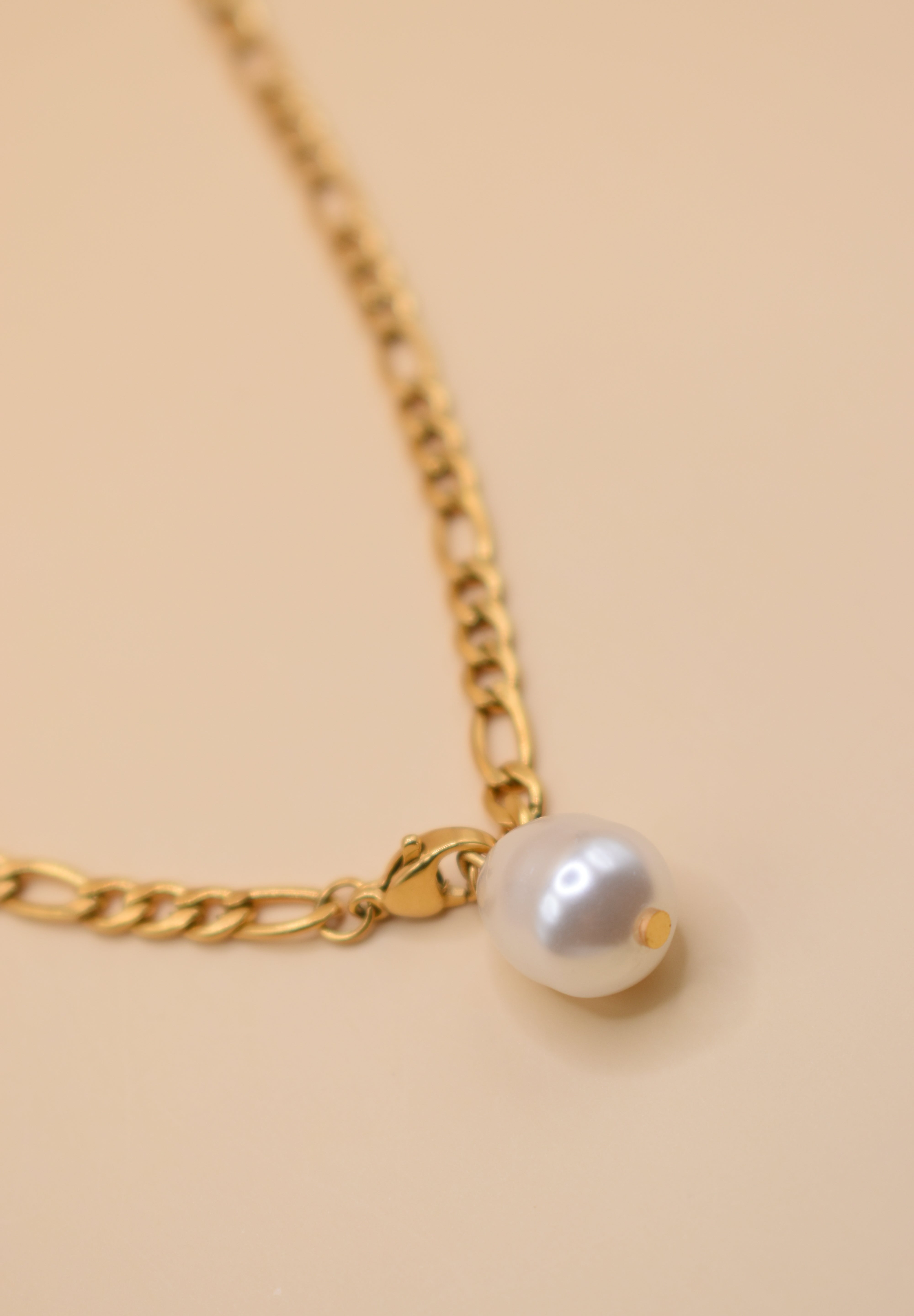 Gold plated pearl pendant necklace with dainty 17-inch chain